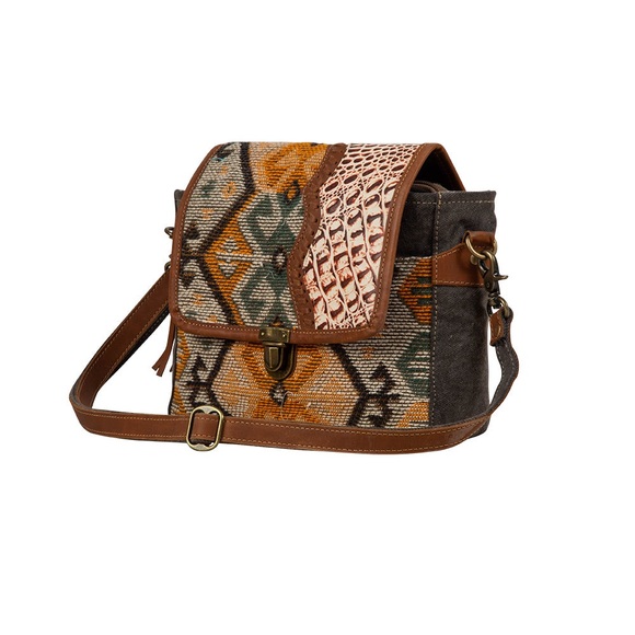 MYRA SENECA FALLS MESSENGER BAG-NWT - Picture 2 of 7